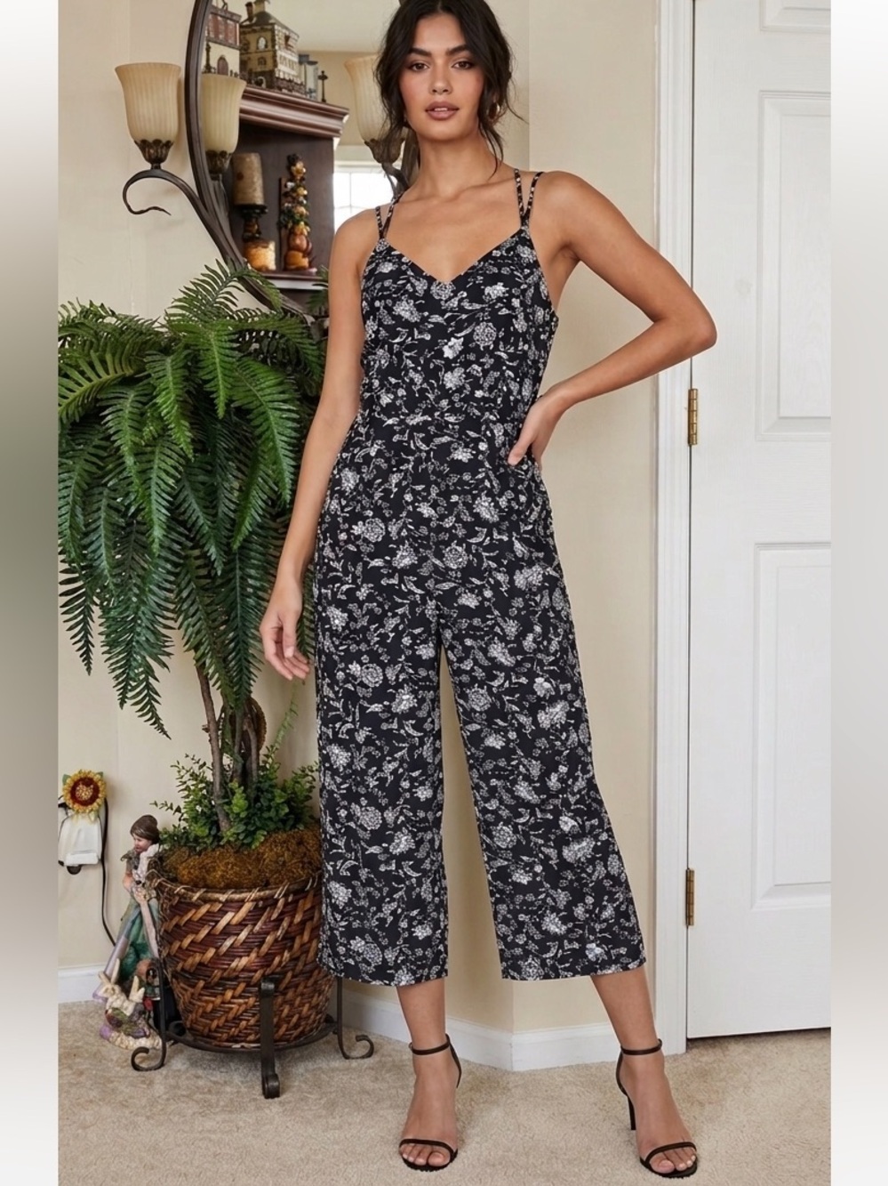 Adelyn Rae Black & White Floral Spaghetti Strap Wide Leg Jumpsuit V-Neck Pockets